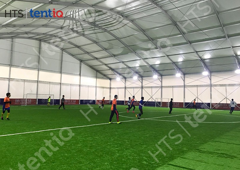 足球場大棚全方位解決方案，滿足項目全年任何季節(jié)均可順利進行
