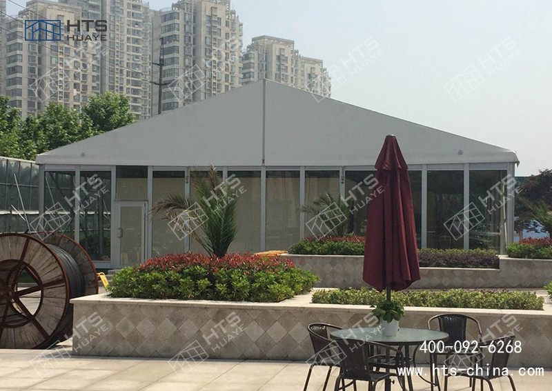 鋁合金框架棚房屬于綠色環(huán)保建筑，搭建現(xiàn)場無焊接