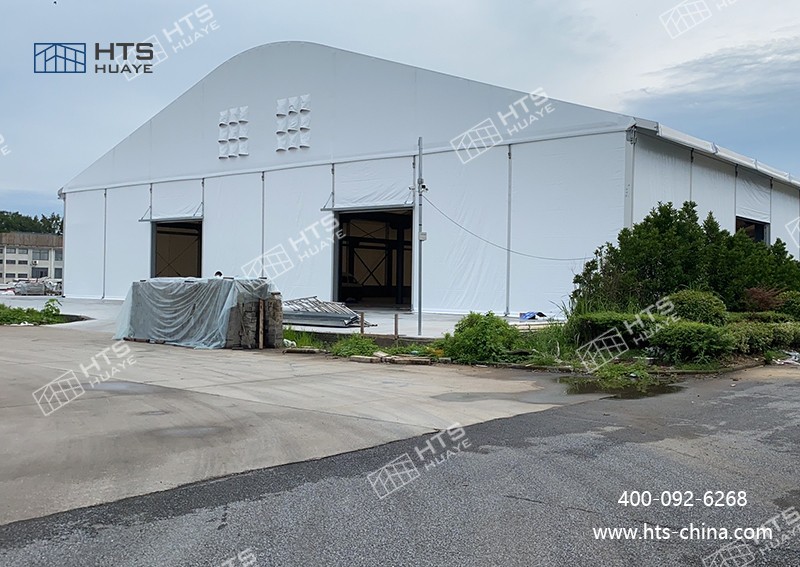 華燁倉(cāng)庫(kù)篷房憑借其獨(dú)特優(yōu)勢(shì)，成為解決企業(yè)臨時(shí)倉(cāng)儲(chǔ)痛點(diǎn)的優(yōu)選方案